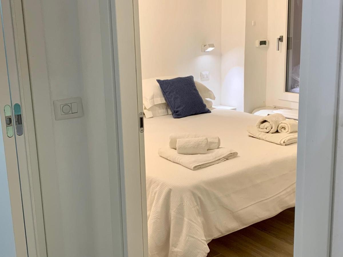 La Casa Di Ale Nel Centro Storico Di Cagliari Apartment Bagian luar foto