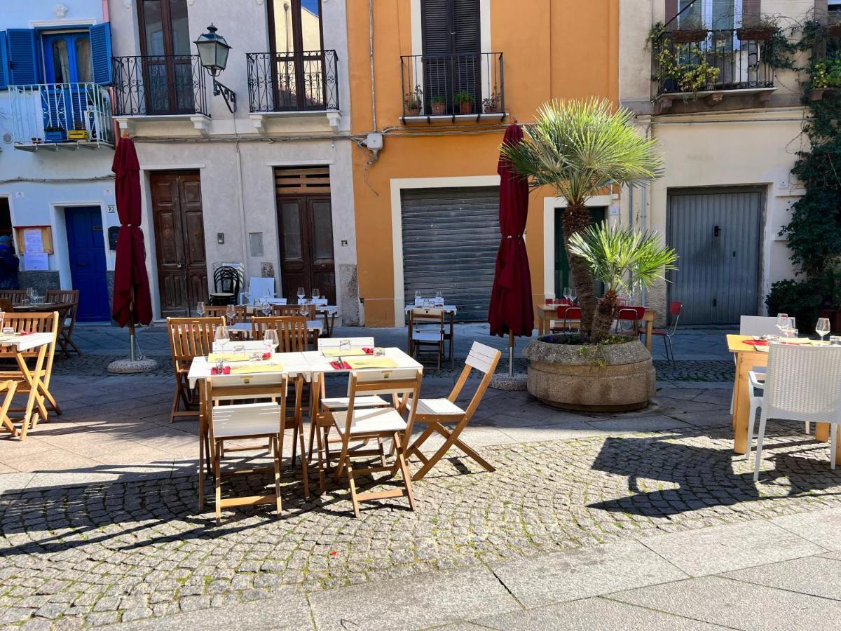 La Casa Di Ale Nel Centro Storico Di Cagliari Apartment Bagian luar foto