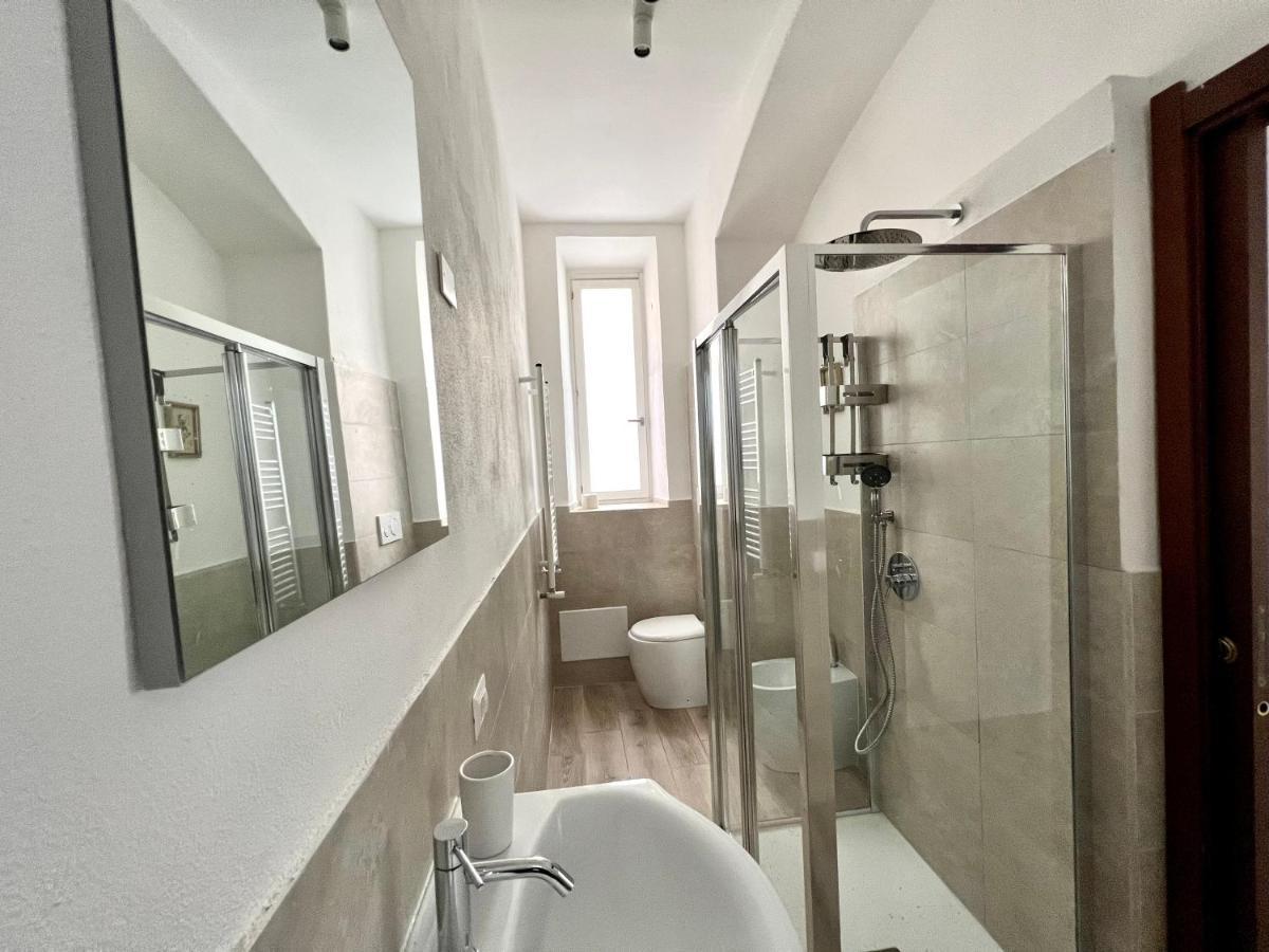 La Casa Di Ale Nel Centro Storico Di Cagliari Apartment Bagian luar foto