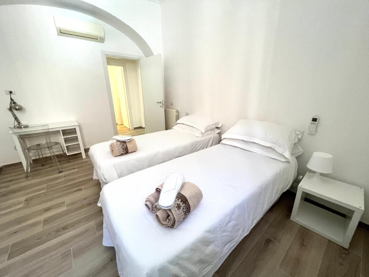 La Casa Di Ale Nel Centro Storico Di Cagliari Apartment Bagian luar foto