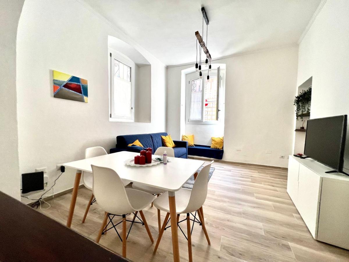 La Casa Di Ale Nel Centro Storico Di Cagliari Apartment Bagian luar foto