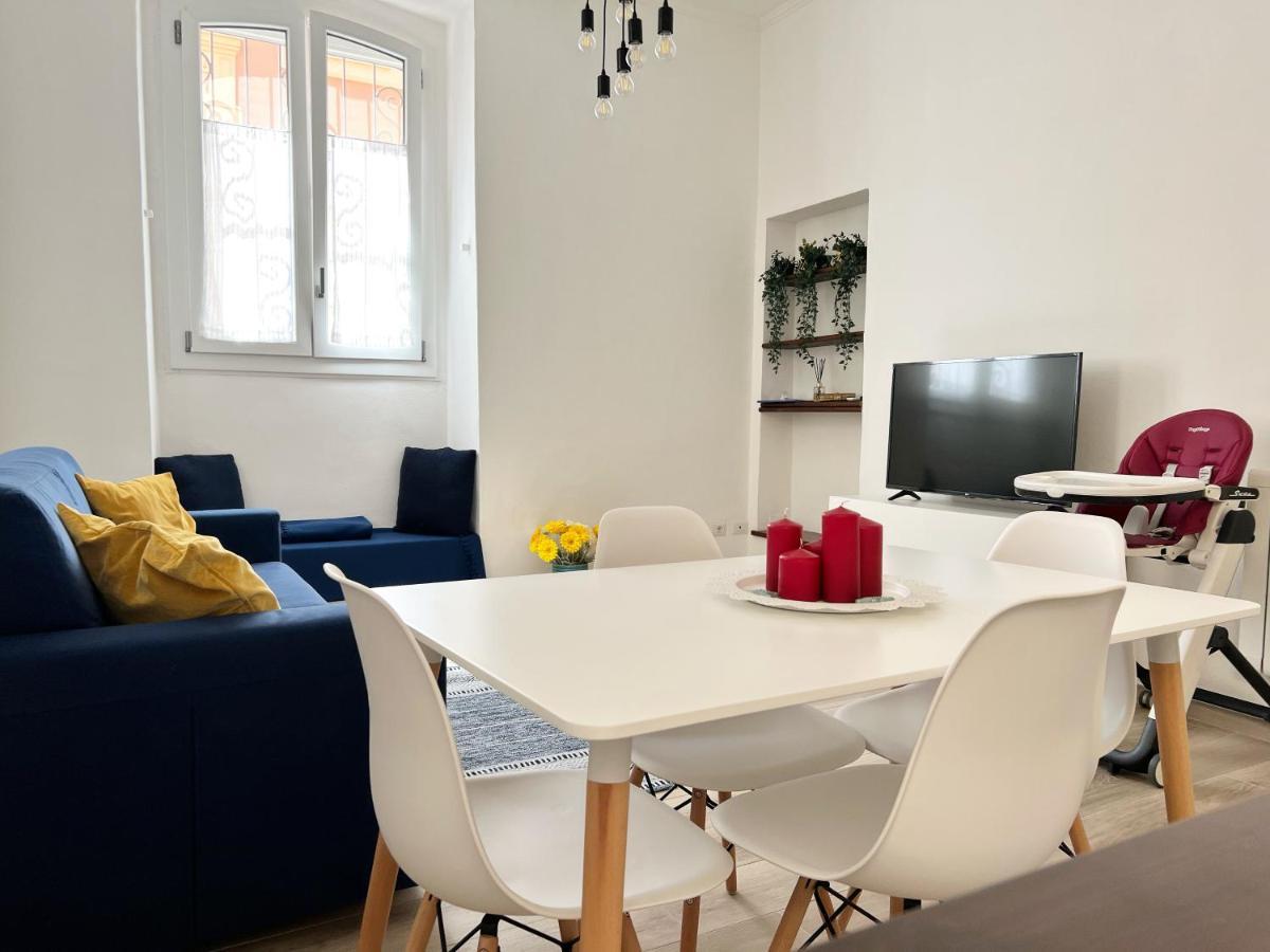 La Casa Di Ale Nel Centro Storico Di Cagliari Apartment Bagian luar foto