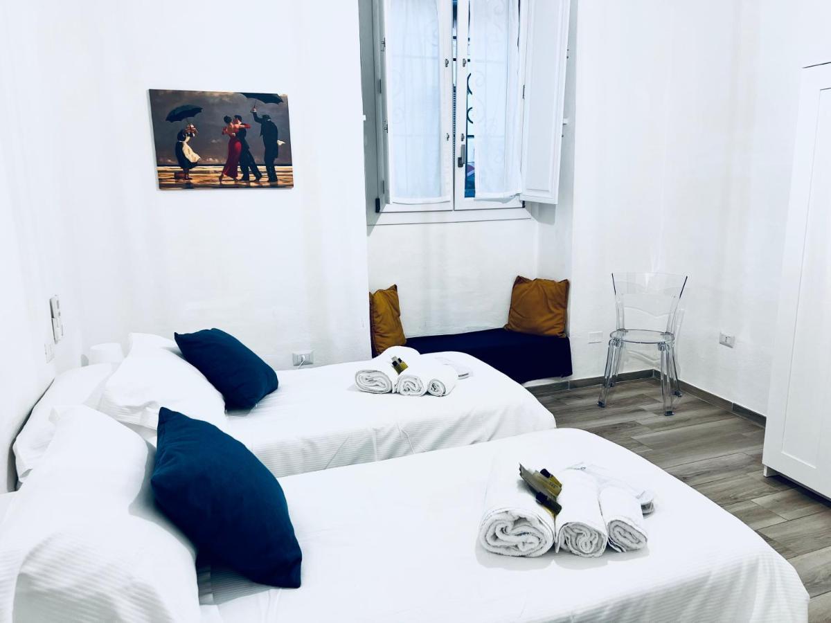 La Casa Di Ale Nel Centro Storico Di Cagliari Apartment Bagian luar foto